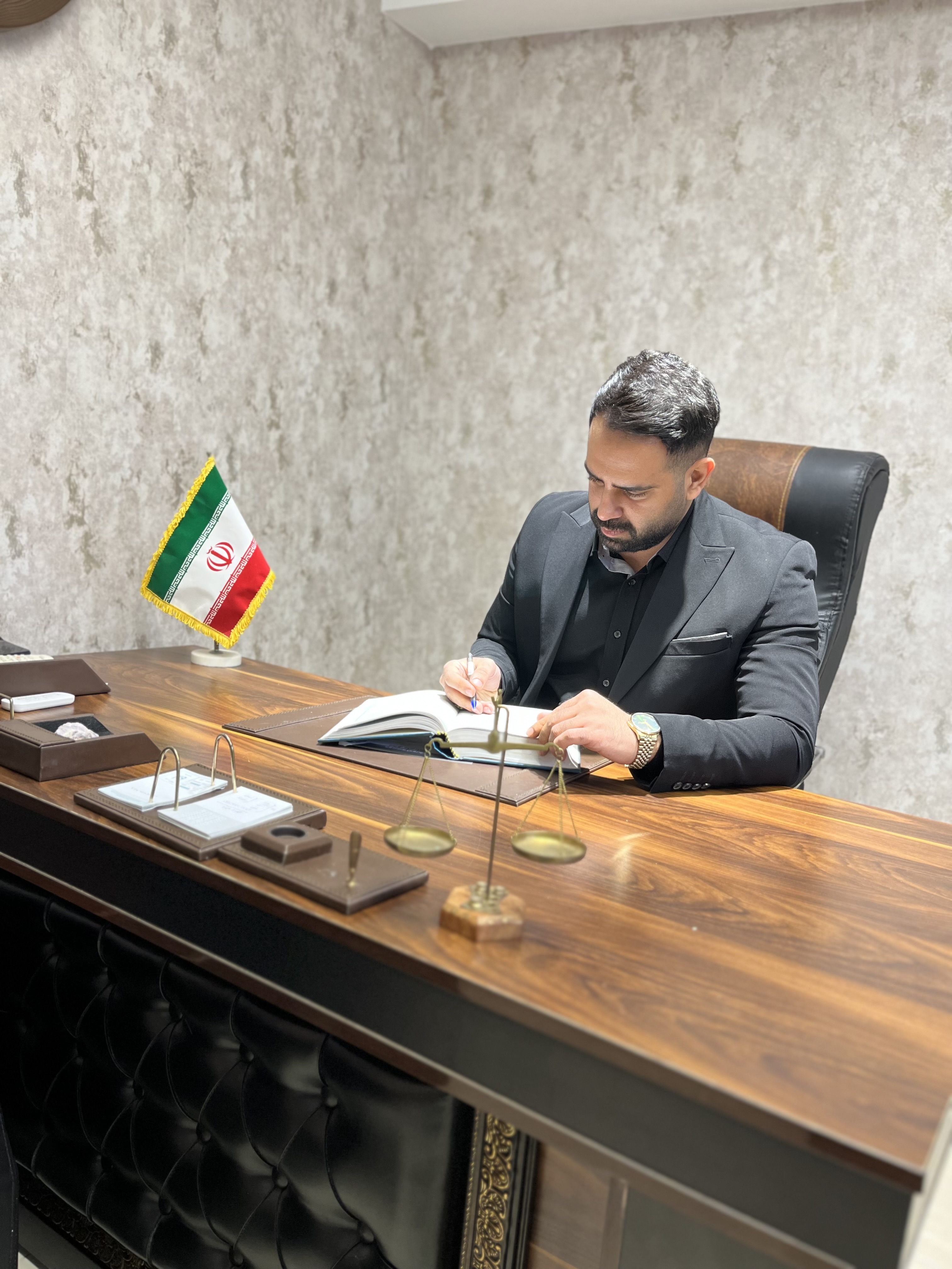 وکیل وکیل رضایی روشن