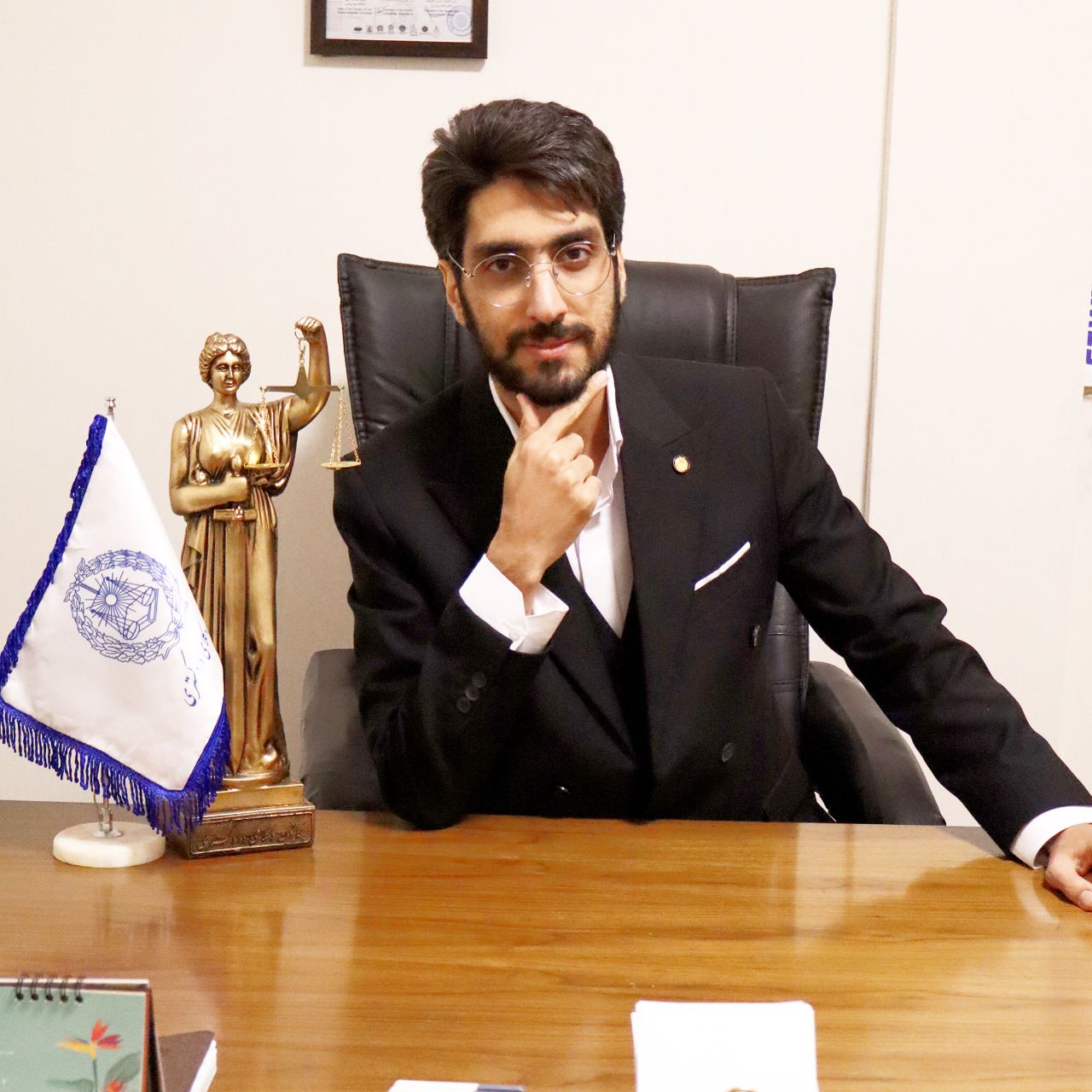 وکیل وکیل هدایی منفرد